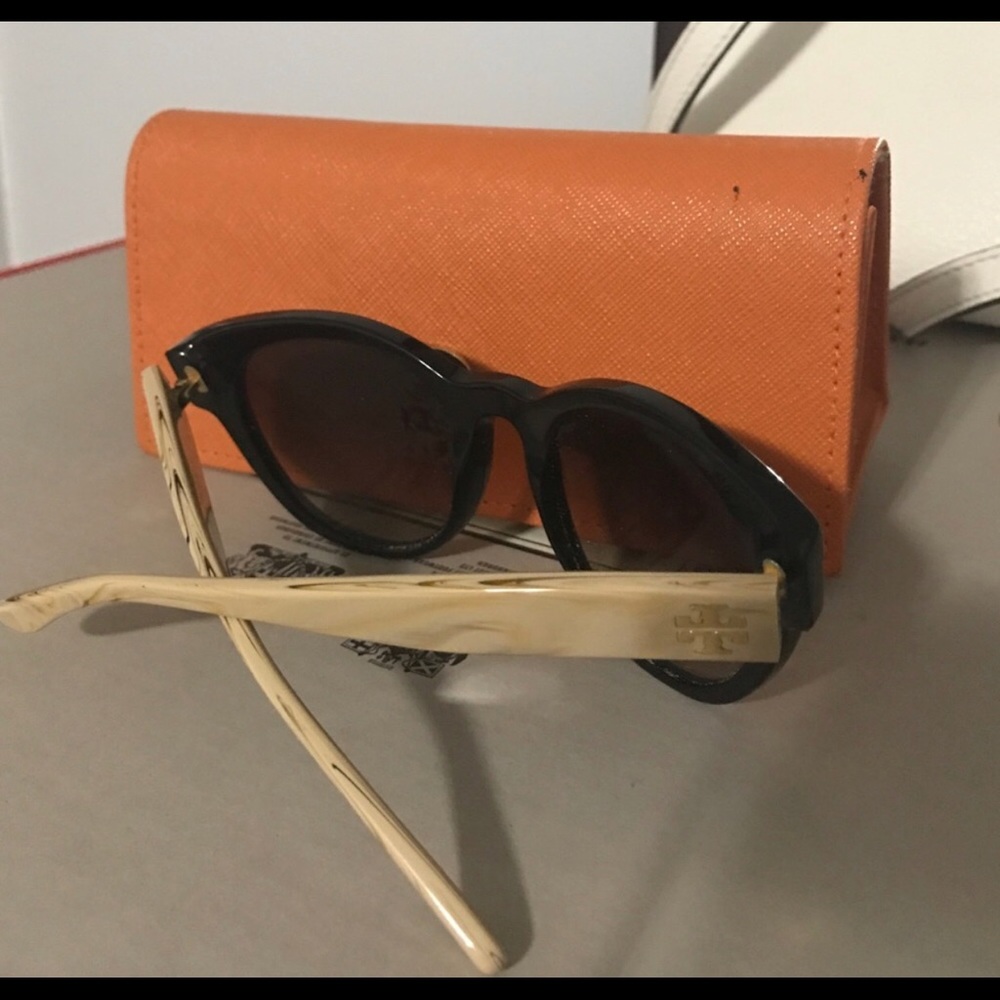 Tory Burch cat eye sunglasses - Picture 2 of 4